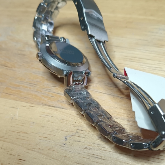 X Relic ladies Quartz. Gray dial, 3 hand movement. SS back and bracelet 26.5 - Picture 10 of 11